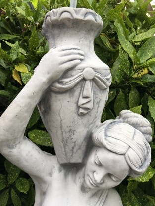 Statue Frau mit Wasserkrügen und Wasserspeier - 135 cm - Stein
